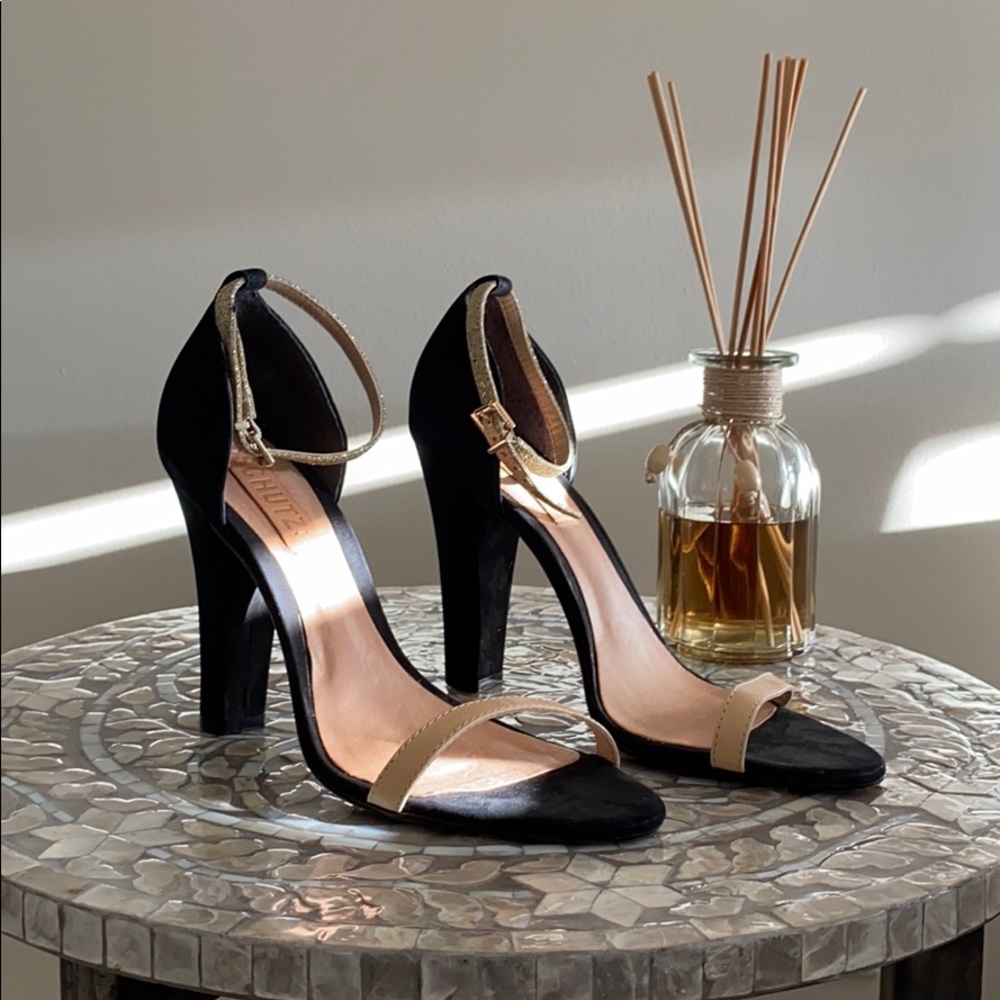 SCHUTZ Nude and black heels with ankle strap, 9M